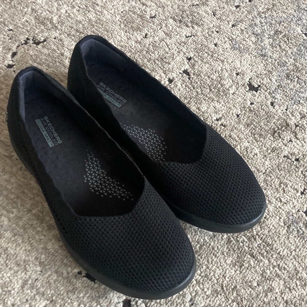 Skechers Women's Black Mesh Flats.  Like new